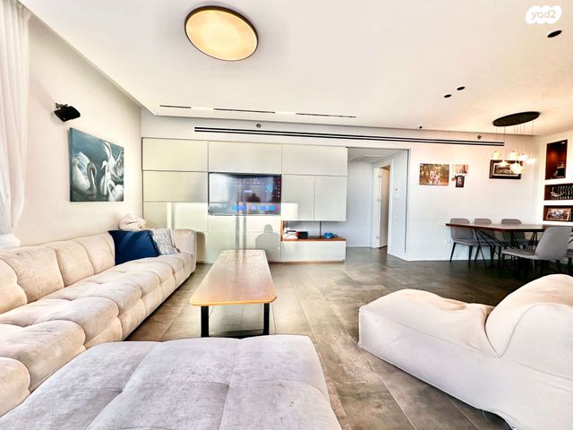 גג/ פנטהאוז, דגניה, ח-501, חולון