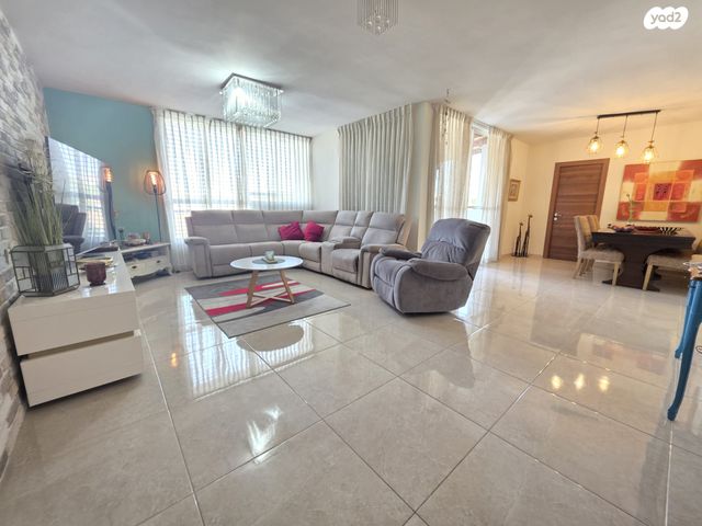 דופלקס, אריה דולצ'ין 9, גבעתי, רחובות