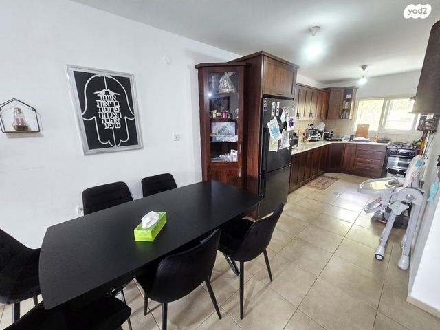 דירה, אשכולות, הגליל, כרמיאל