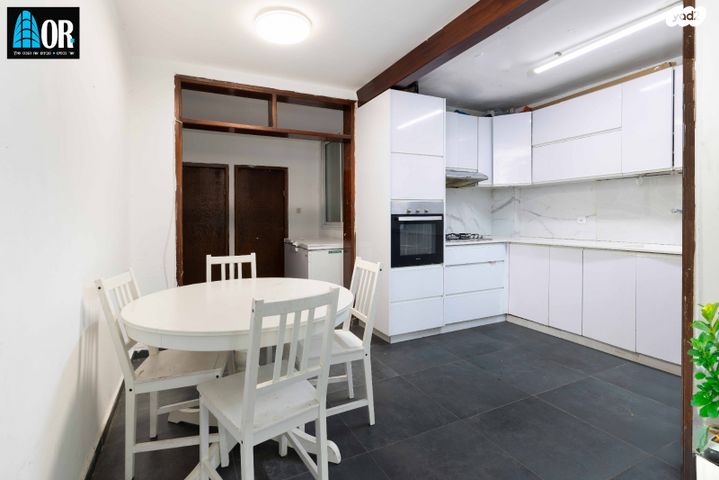 דירה, מורדי הגטאות, שיכוני המזרח, ראשון לציון