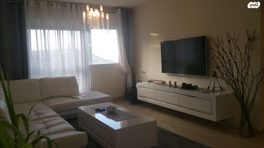 גג/ פנטהאוז, נתיב הארזים, רמות יצחק, נשר