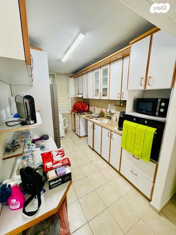 דירה, שדרות ג'יימס דה רוטשילד, קרית אליהו, חיפה