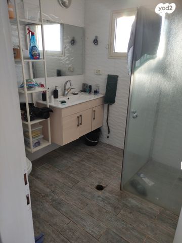 גג/ פנטהאוז, נתיב הארזים, רמות יצחק, נשר