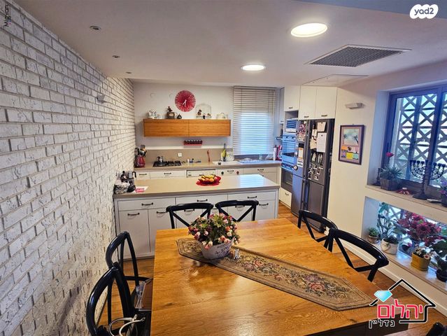 דירה, ברל כצנלסון 4, קרית ספיר, כפר סבא