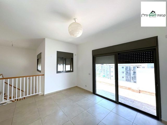 דופלקס, ספיר 11, אבני חן, חריש