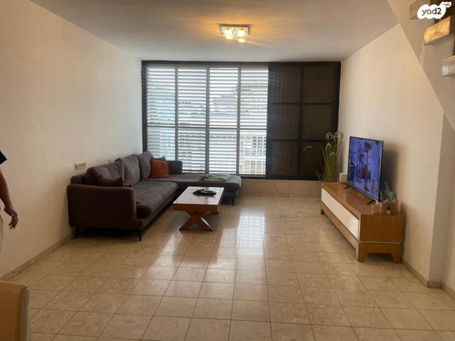 דירה, קרית שמונה, קרית שרת מערב, חולון