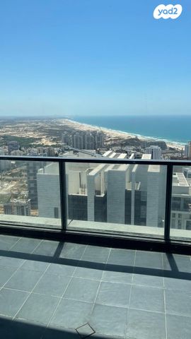 גג/ פנטהאוז, אריק איינשטיין 3, דרום חדש, פארק הים, בת ים