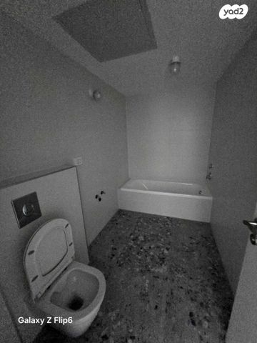 דירה, ראול ולנברג 33, רמת החייל, תל אביב יפו