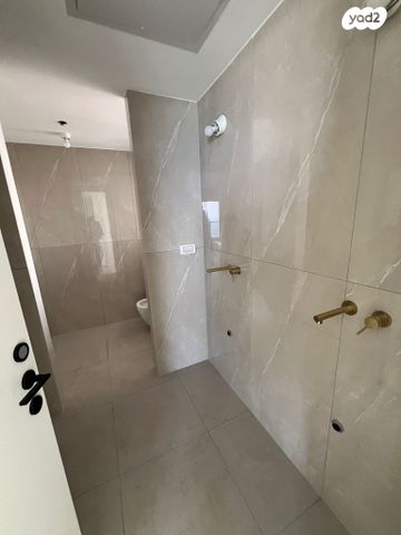 דירה, אמנון ליפקין שחק, נוף הטיילת, נתניה