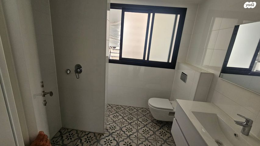 דירה, החורש, 2008, רעננה