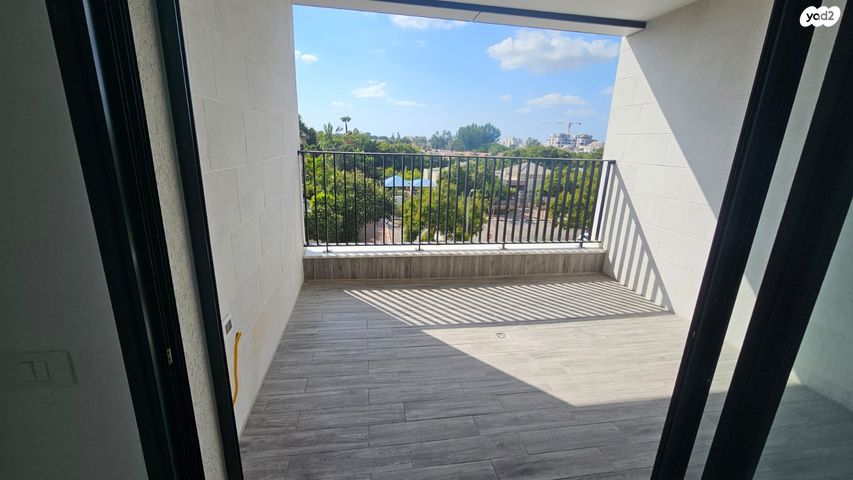 דירה, החורש, 2008, רעננה