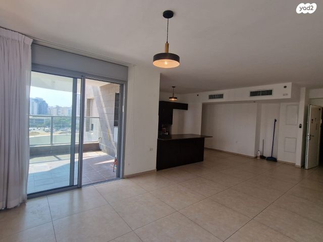 דירה, גולדה מאיר, ח-501, חולון