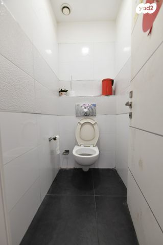 חנויות/ שטח מסחרי, יהוד מונוסון