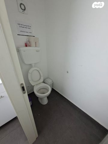 משרדים, דרך חיפה, אזור תעשיה קרית אתא, קרית אתא