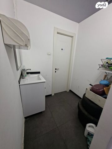 משרדים, דרך חיפה, אזור תעשיה קרית אתא, קרית אתא