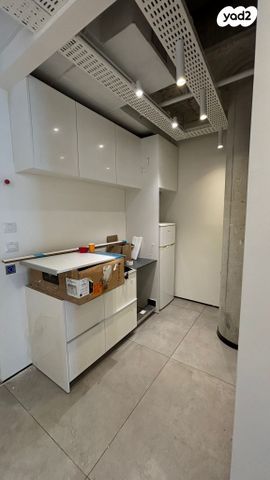 משרדים, לוחמי האש 1, קרית אונו