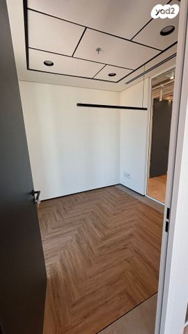 משרדים, לוחמי האש 1, קרית אונו