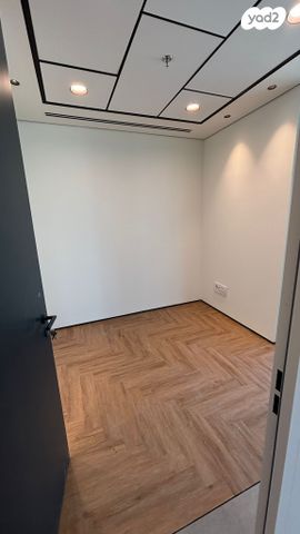 משרדים, לוחמי האש 1, קרית אונו