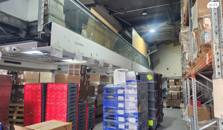 מחסנים, ראש העין