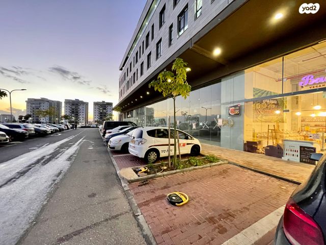 משרדים, יצחק נבון, עפולה