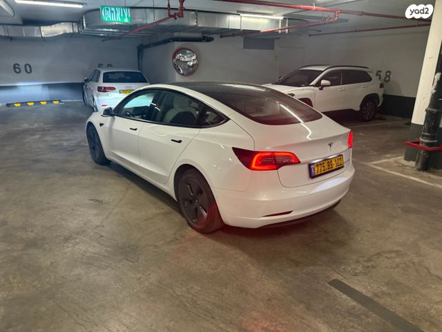 מודעת רכב טסלה מודל 3