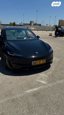 טסלה מודל 3