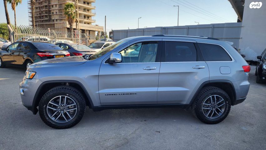 מודעת רכב ג'יפ גרנד צ'ירוקי 1