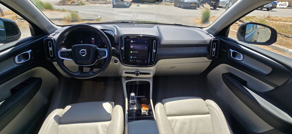 וולוו XC40