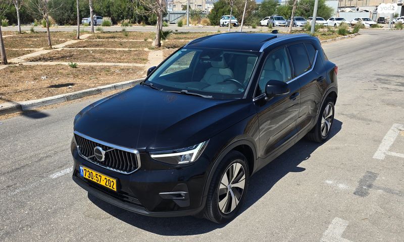 מודעת רכב וולוו XC40