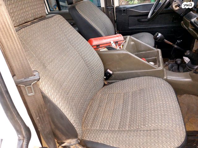 לנד רובר דיפנדר