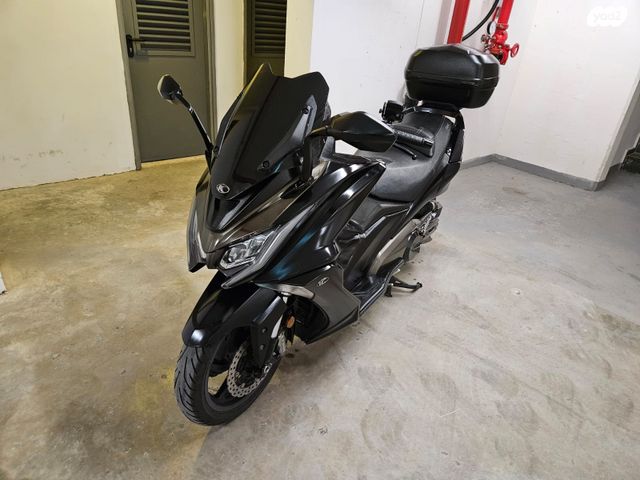 מודעת רכב קימקו AK 550