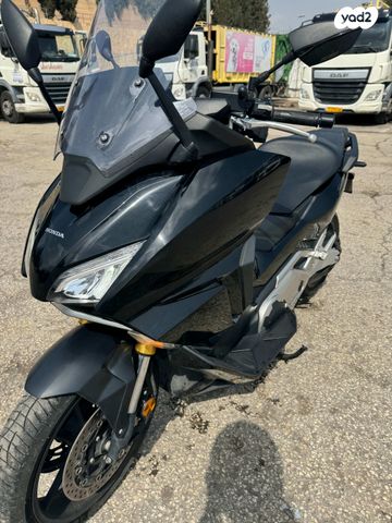 הונדה פורזה 750