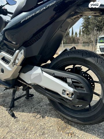 הונדה פורזה 750