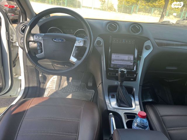 פורד מונדאו