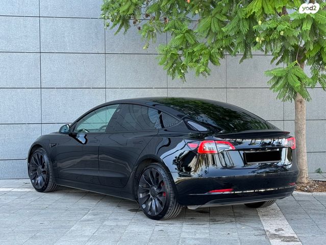 מודעת רכב טסלה מודל 3