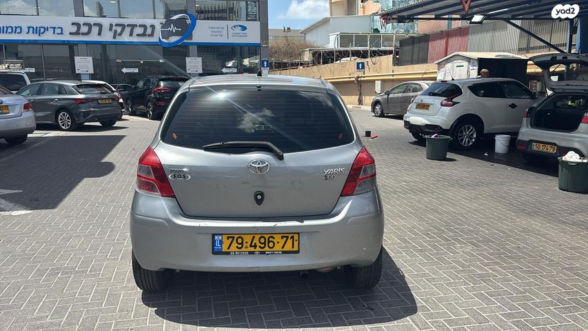 טויוטה יאריס