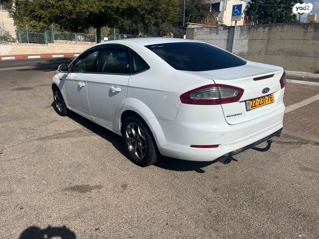 פורד מונדאו