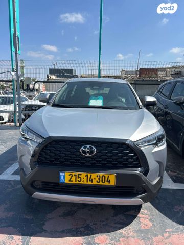 מודעת רכב טויוטה קורולה קרוס