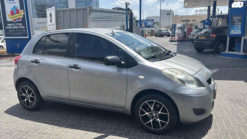 טויוטה יאריס