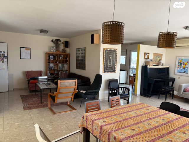 גג/ פנטהאוז, יוסף קרוננברג 11, רחובות החדשה, רחובות