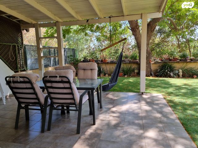 דו משפחתי, גרניט 18, גבעת הסלעים, ראש העין