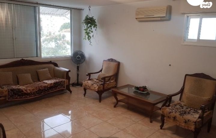 לוי אשכול 14