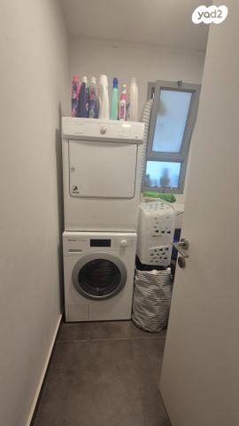 דו משפחתי, אורנית, אורנית