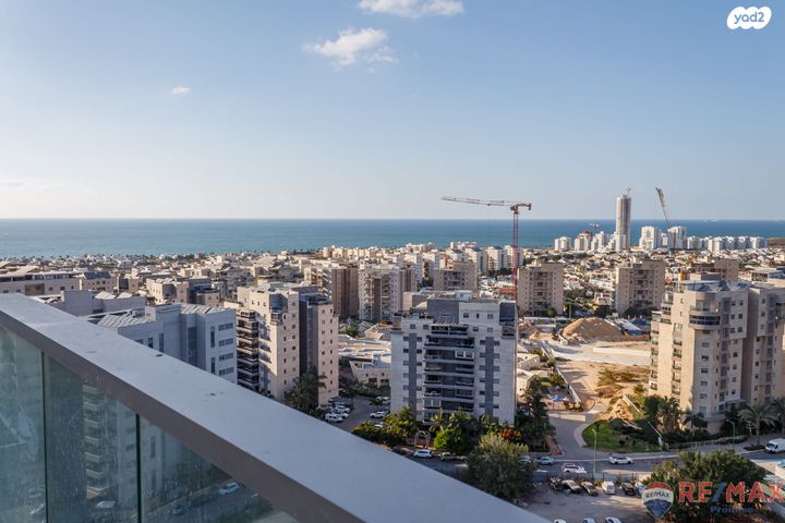 גג/ פנטהאוז, שדרות קדש 12, ברנע, אשקלון