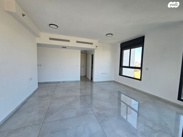 גג/ פנטהאוז, אילת 64, חולון