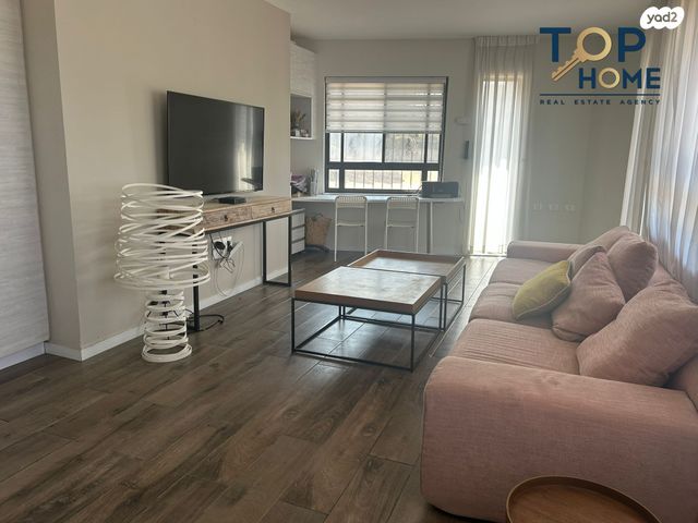 דו משפחתי, מסריק, פרדס הגדוד, נתניה