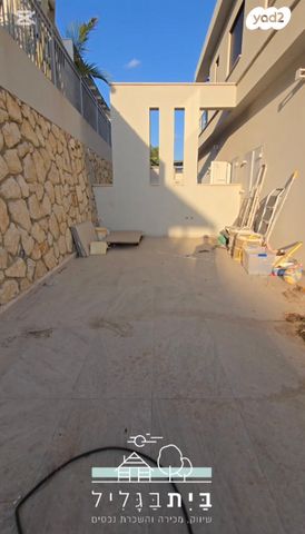 דו משפחתי, אדמית / יערית, שלומי