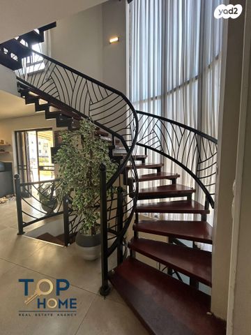 דו משפחתי, מסריק, פרדס הגדוד, נתניה