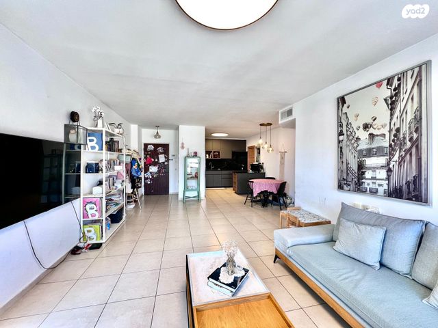 דירה, הרב מכלוף יאנה 1, משכנות זבולון, נתניה