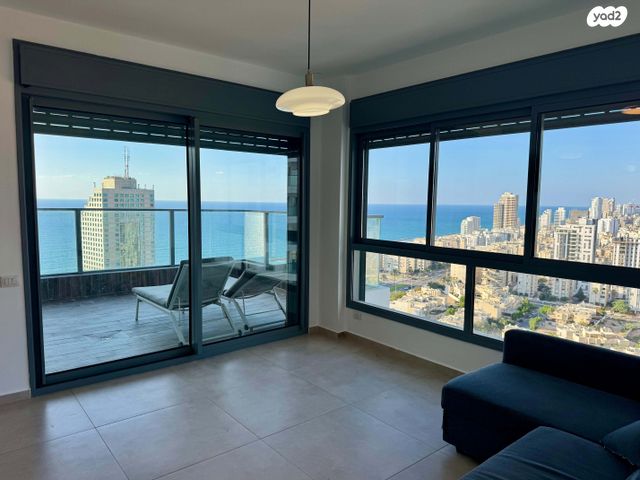 דירה, אמנון ליפקין שחק, נוף הטיילת, נתניה